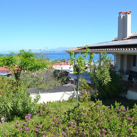 Corinthian Sun - Vacation Home ภายนอก รูปภาพ