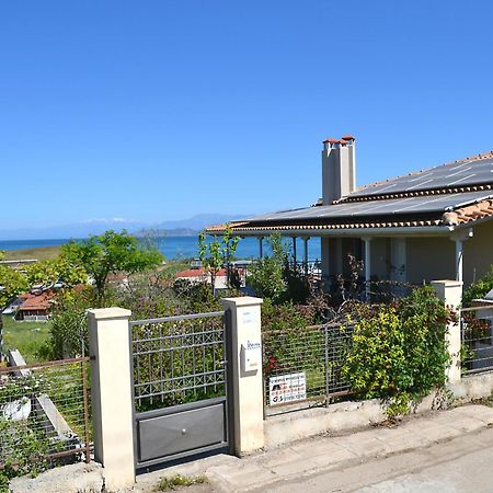 Corinthian Sun - Vacation Home ภายนอก รูปภาพ