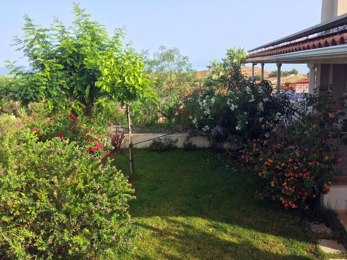 Corinthian Sun - Vacation Home ภายนอก รูปภาพ