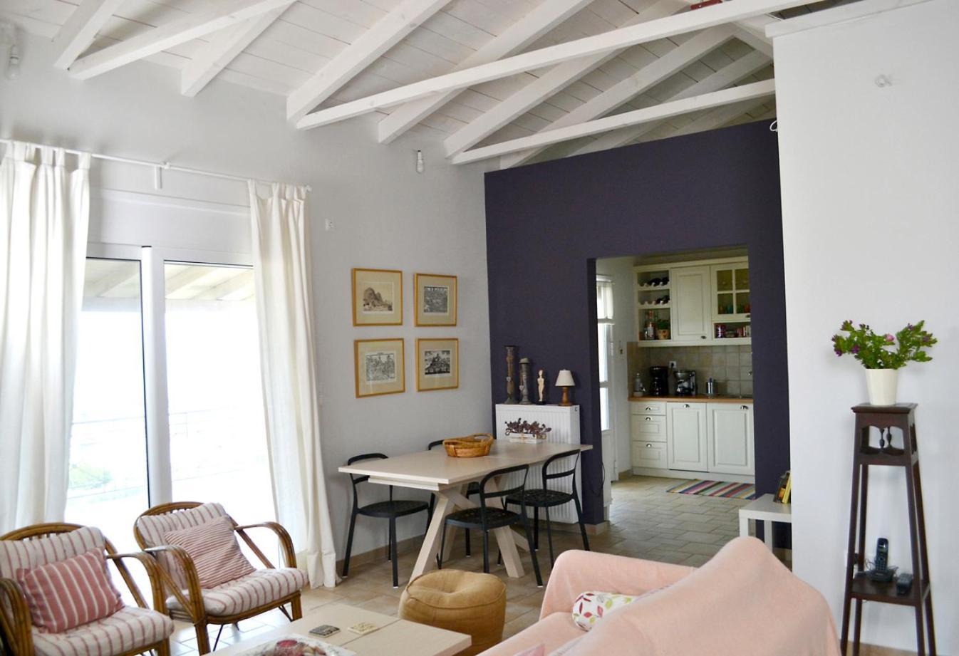 Corinthian Sun - Vacation Home ภายนอก รูปภาพ