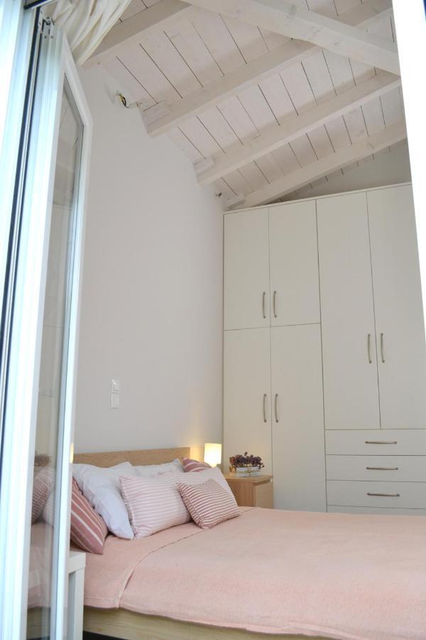 Corinthian Sun - Vacation Home ภายนอก รูปภาพ